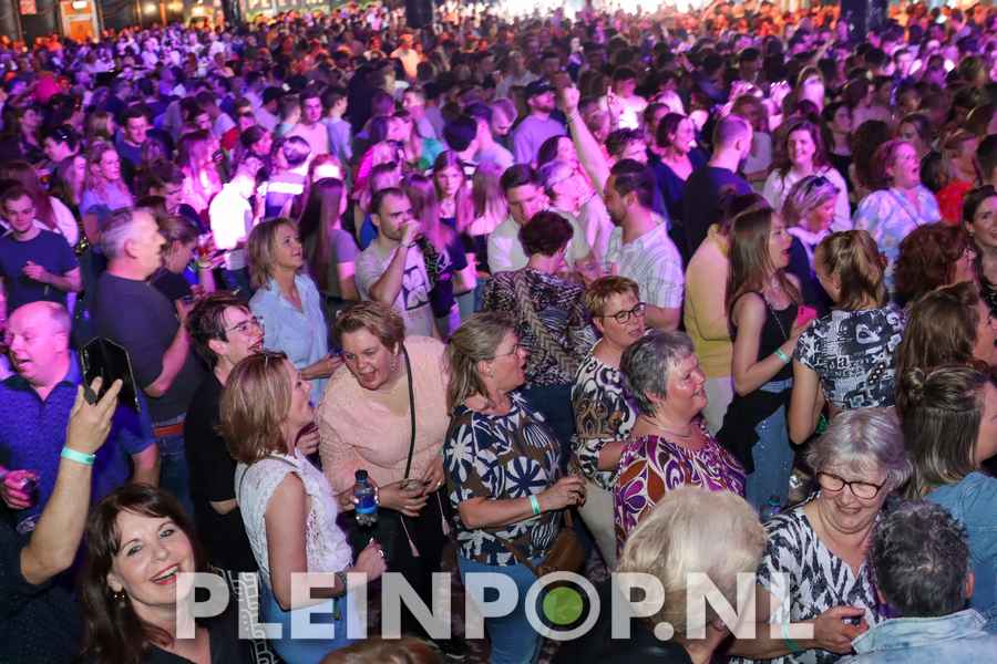 Publiek    Bezoekers (102)